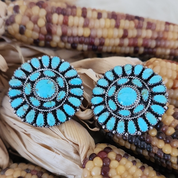 Stunning Vintage Native American Navajo Turquoise Flower Cluster Earrings 🩵🎁 - Picture 1 of 15